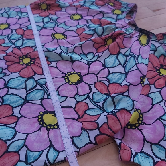 Zara crepe floral shirred shirt with keyhole back - Picture 5 of 9